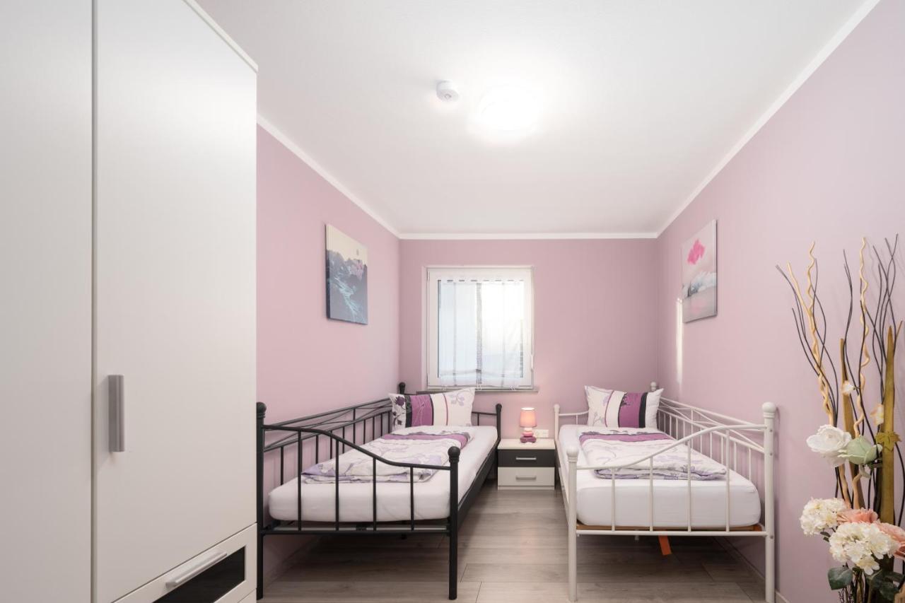 Familienfreundliche 3-Zimmer-Ferienwohnung Saal Exteriér fotografie